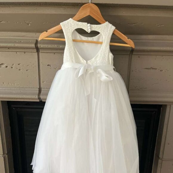 David's Bridal Ball Gown Flower Girl Dress with Heart Cutout in White - Picture 4 of 6